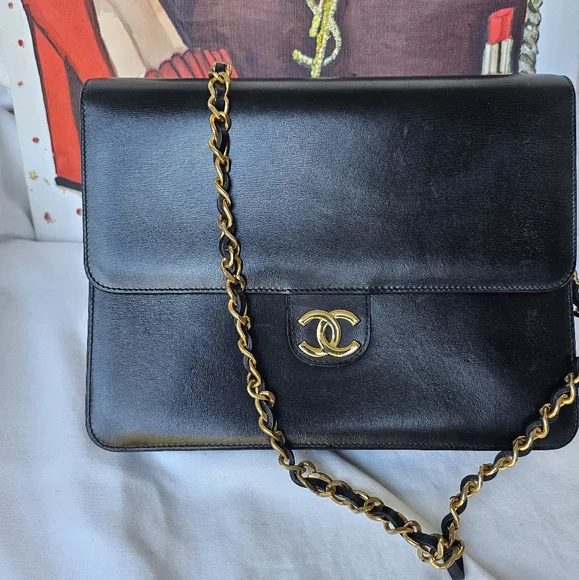 EUC vintage Chanel gold chain purse - Picture 1 of 17